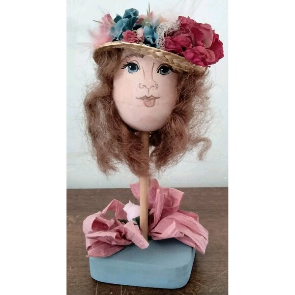 Vintage Miniature Decorative Hat Stand Display Made from Egg - Picture 2 of 5